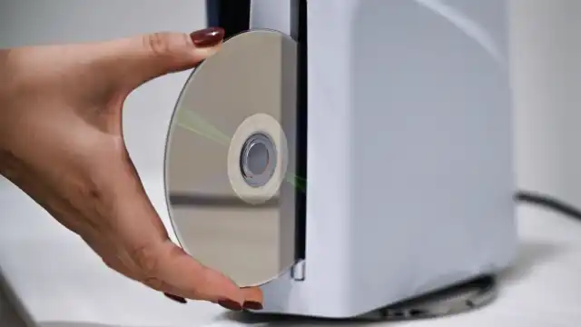 PlayStation 5 Consoles Are Now Reportedly Coming With Warning Stickers Reminding Players That Physical Disc Production Will End