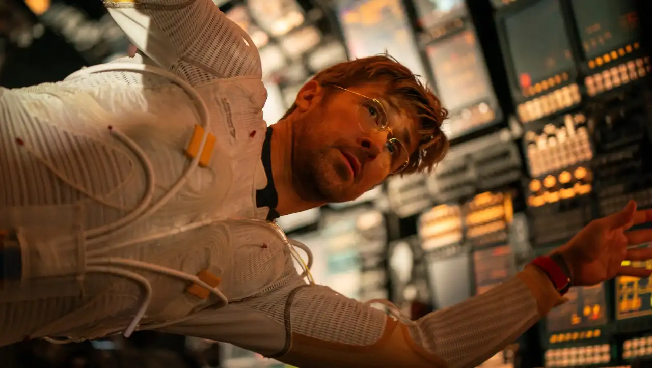 Brandon Sanderson Makes the Case for Reading the Project Hail Mary Book Even If You've Seen the Movie Already