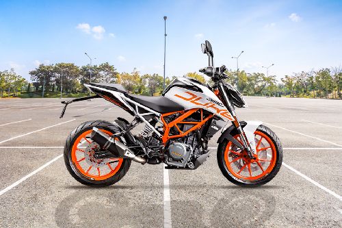 Duke 390